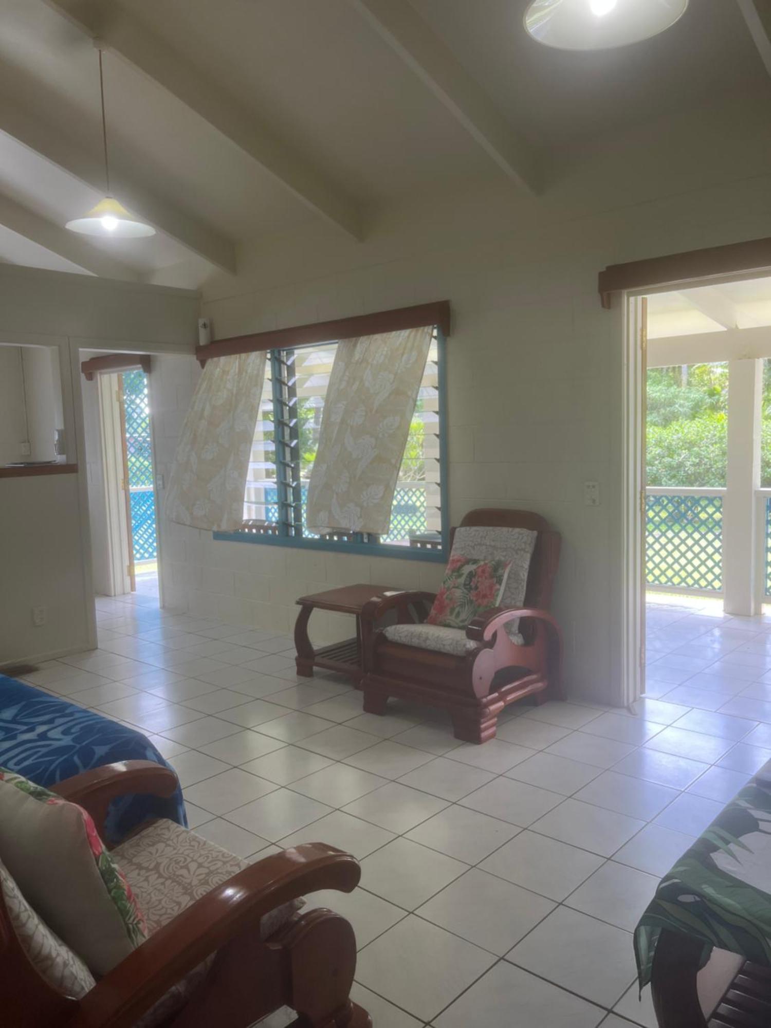 Sharnytas Guesthouse Air Conditioned 아바루아 외부 사진